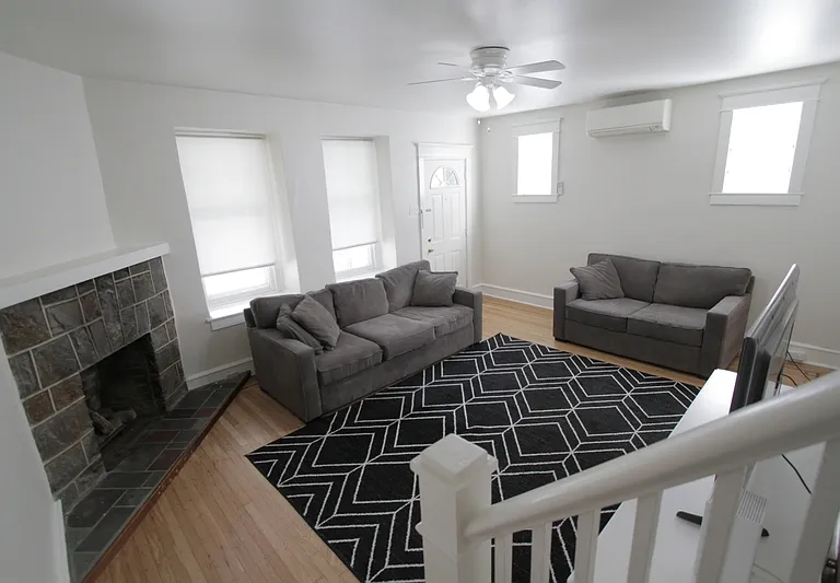 804 W 21st St — Photo 3