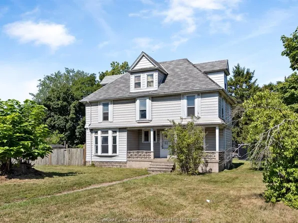 3770 Sandwich St, Windsor, ON N9C 1C1