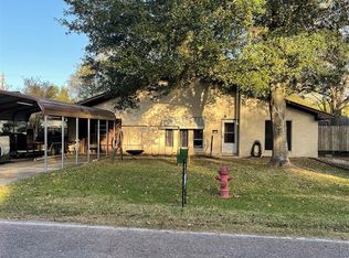 202 Greendell St, Highlands, TX 77562