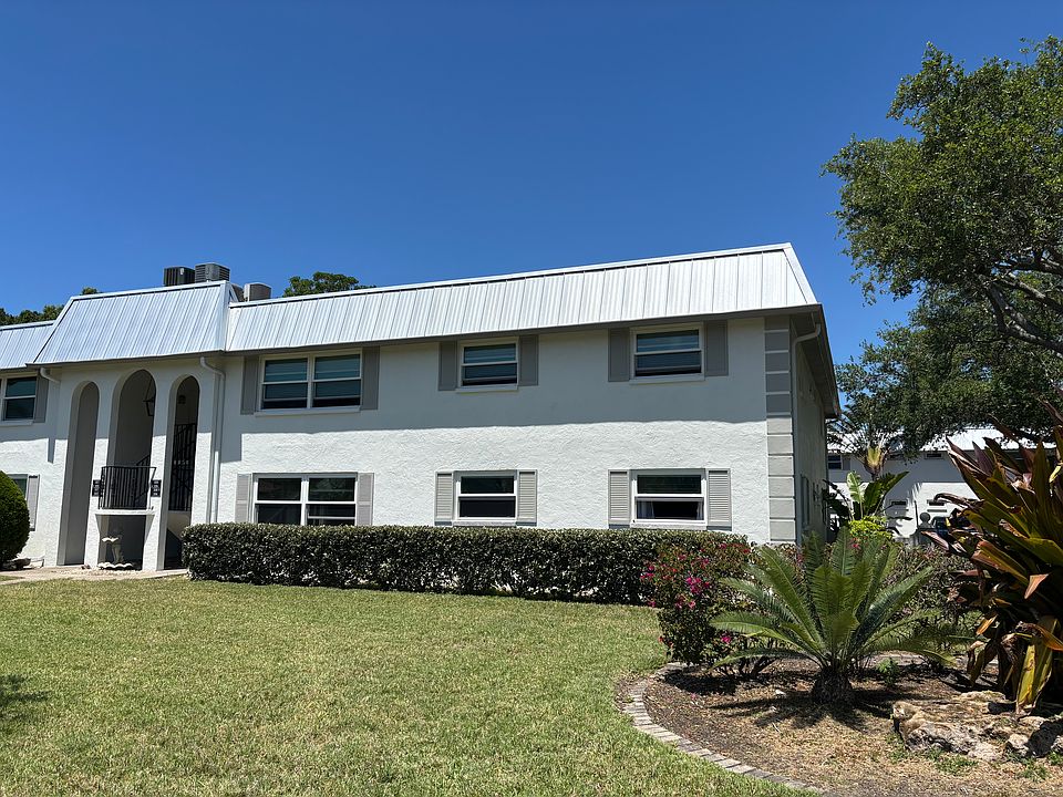 Baywood Colony Garden Apartments. Second floor, corner unit.