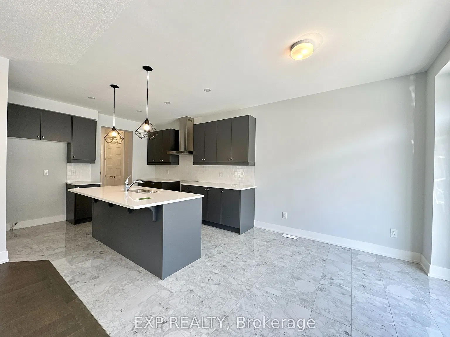 4 bed, $2,800 — Photo 4