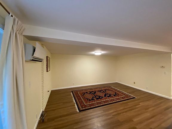 5th image of 12166 Pleasant Pl NE