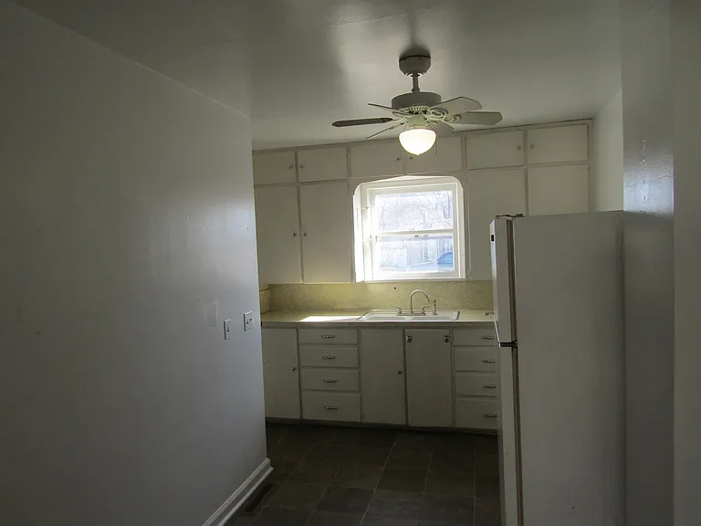 911 N 3rd Ave — Photo 11