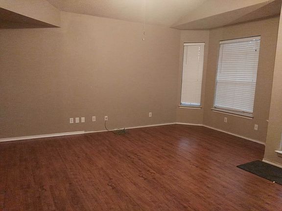 Living room no fireplace