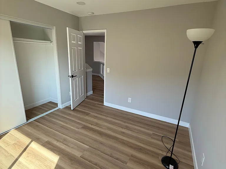711 Canterbury Cir — Photo 13