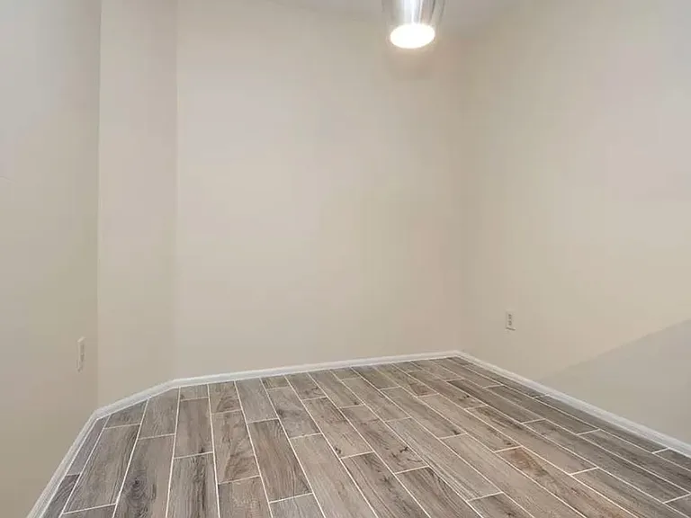 Eat in kitchen