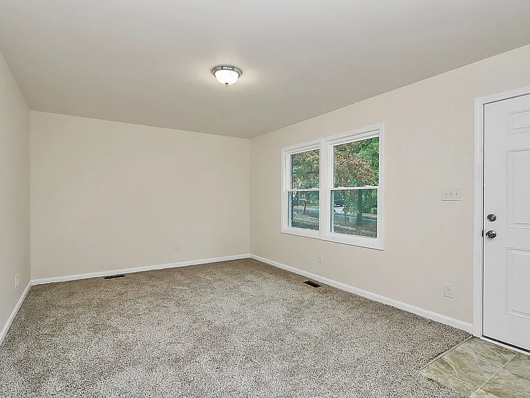 518 Echodale Dr — Photo 3