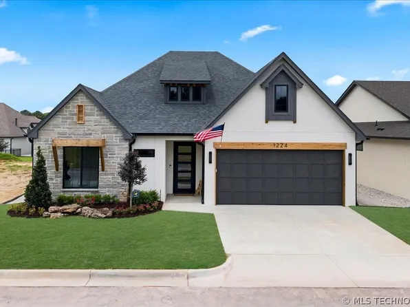 1224 N 72nd St, Broken Arrow, OK 74014