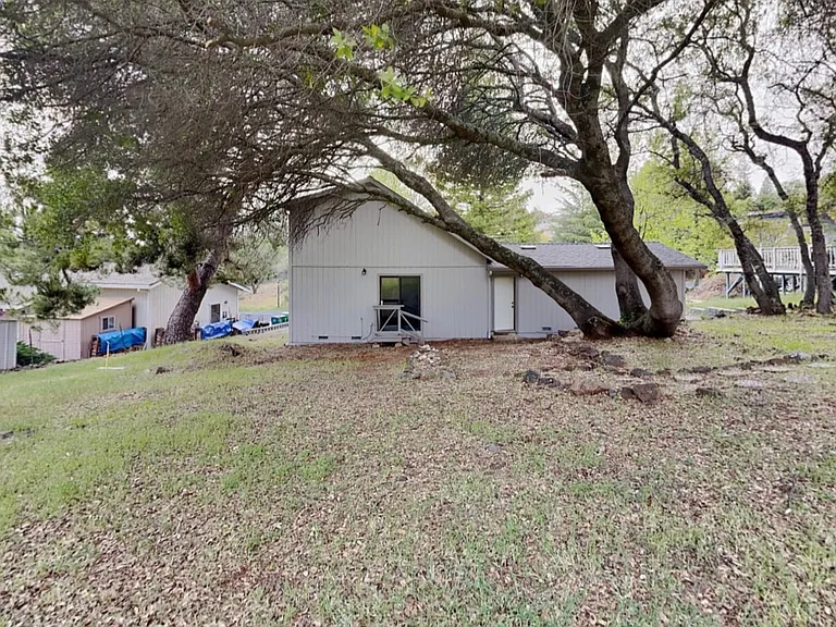 2921 Alhambra Dr — Photo 2