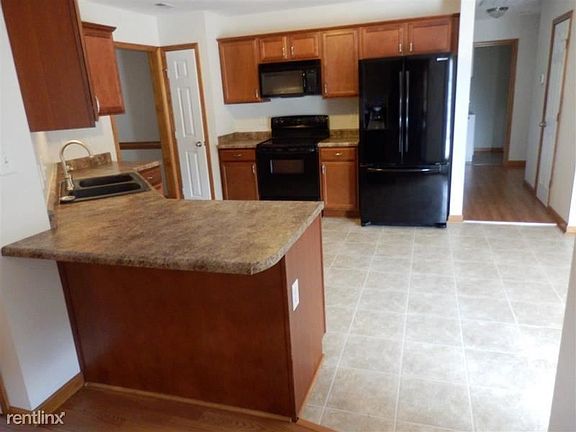 129 Hunt Dr. kitchen