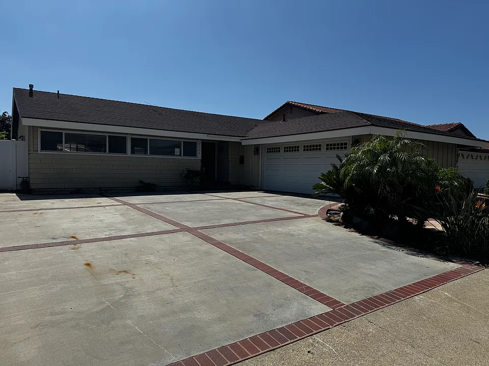 9144 Daffodil Ave