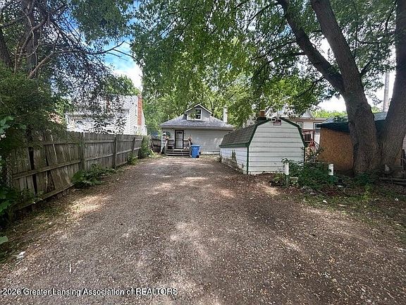 2nd image of 426 S Francis Ave
