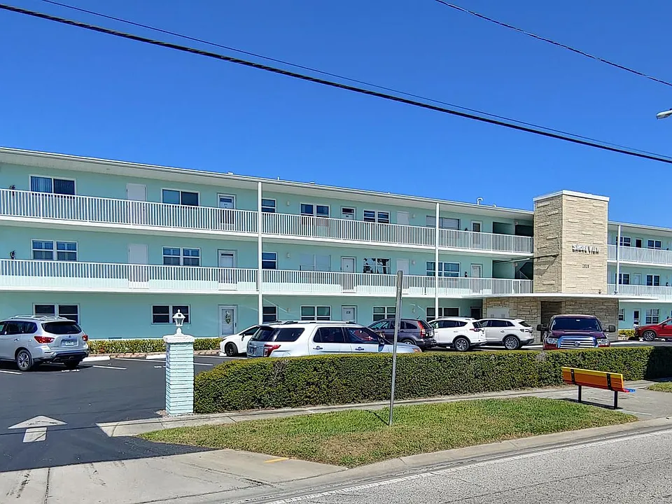1819 Shore Dr S #103