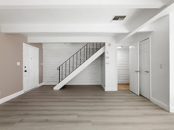 4th image of 864 Rutledge Dr