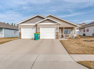 342 Lorrain Dr, Bismarck, ND 58503