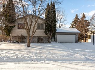 3007 Thunder Bay Rd, Little Canada, MN 55117