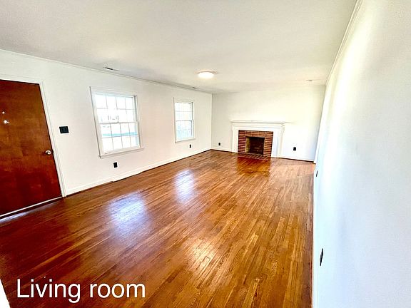 4th image of 101 E Hill St #A