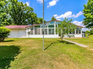 10425 Slemp Rd, Strawberry Plains, TN 37871