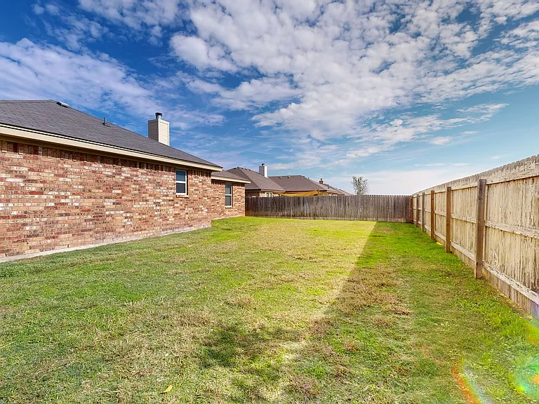 504 W Orion Dr — Photo 6