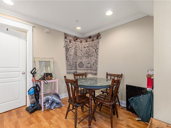 4th image of 1725 Harvey Mitchell Pkwy S #1323-1323-