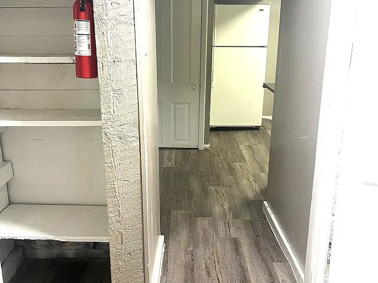 322 E Walnut St — Photo 14