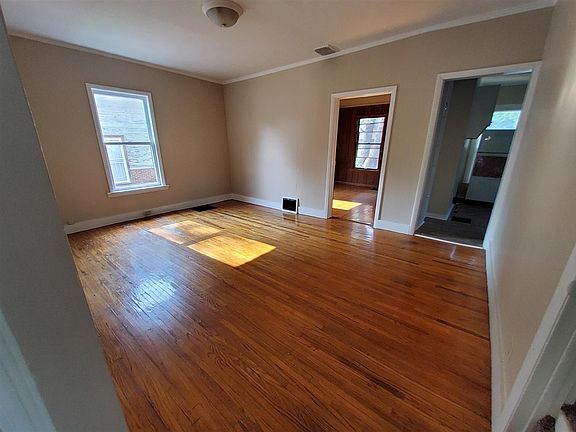 5th image of 918 20th Ave