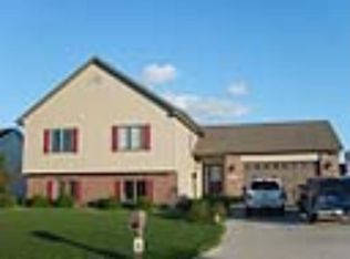 1360 Circle Dr, Sun Prairie, WI 53590