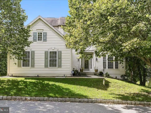 8 Ridings Way, West Chester, PA 19382