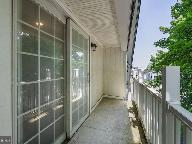 1515 Butler Pike — Photo 57