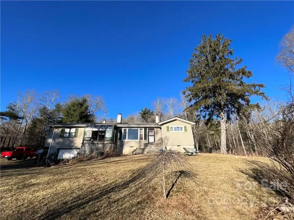 1833 Humpback Mountain Rd, Spruce Pine, NC 28777