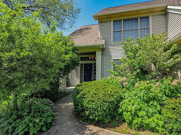 3rd image of 2706 Burnock Dr