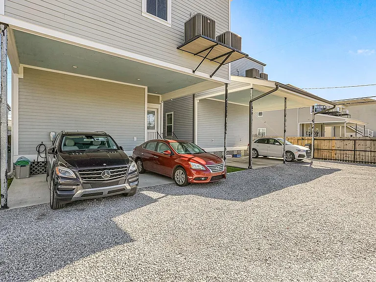 2406 Valence St — Photo 22