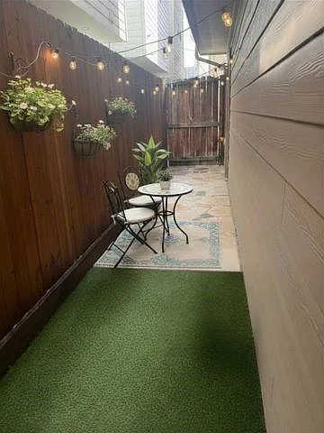 2304 Jackson St — Photo 21