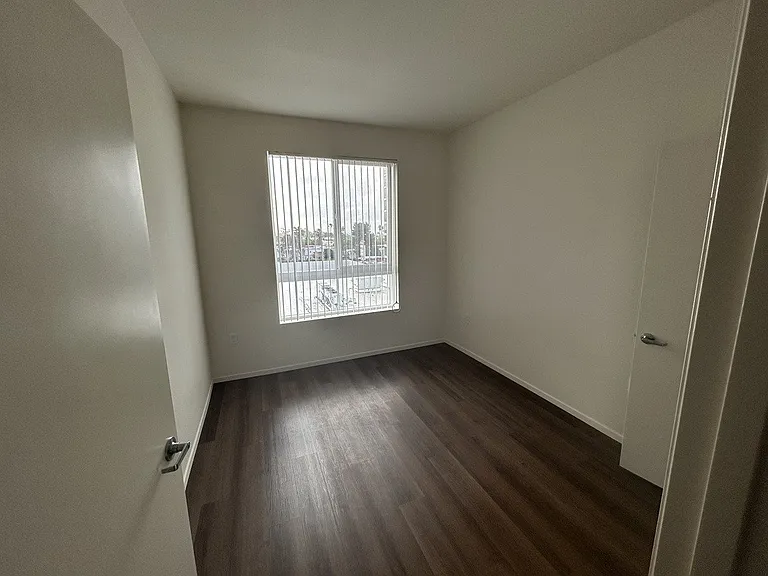 5257 Mount Etna Dr — Photo 16