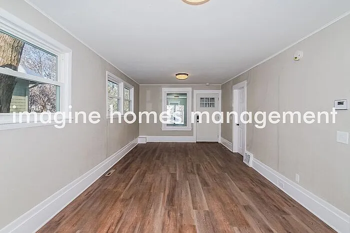 3 bed, 2.0 bath, 1489 sqft, $2,595 — Photo 4
