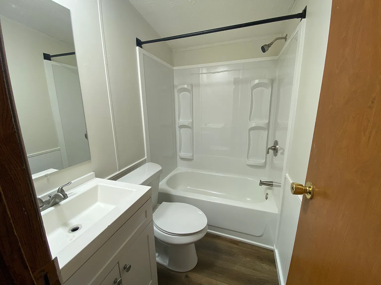 4 bed, 2000 sqft, $1,999 — Photo 4