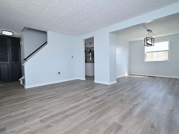 3rd image of 3326 Tallwood Cir