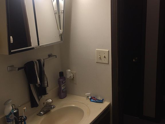 5th image of 509 Columbia Dr APT E