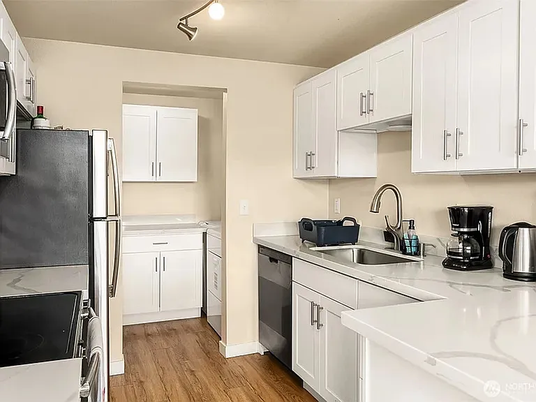 Nordic Heights Apartments — Photo 1