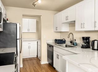 1422 NW 62nd St APT 3, Seattle, WA 98107