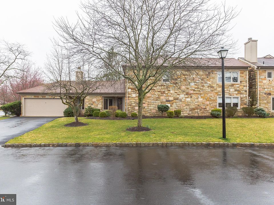 1st image of 1 Morton Ct