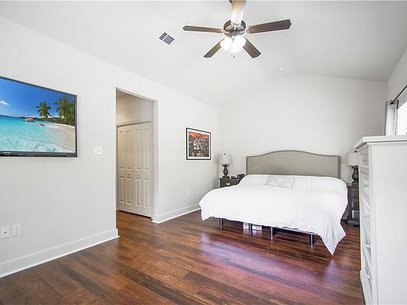 3rd image of 188 Autumn Woods Dr