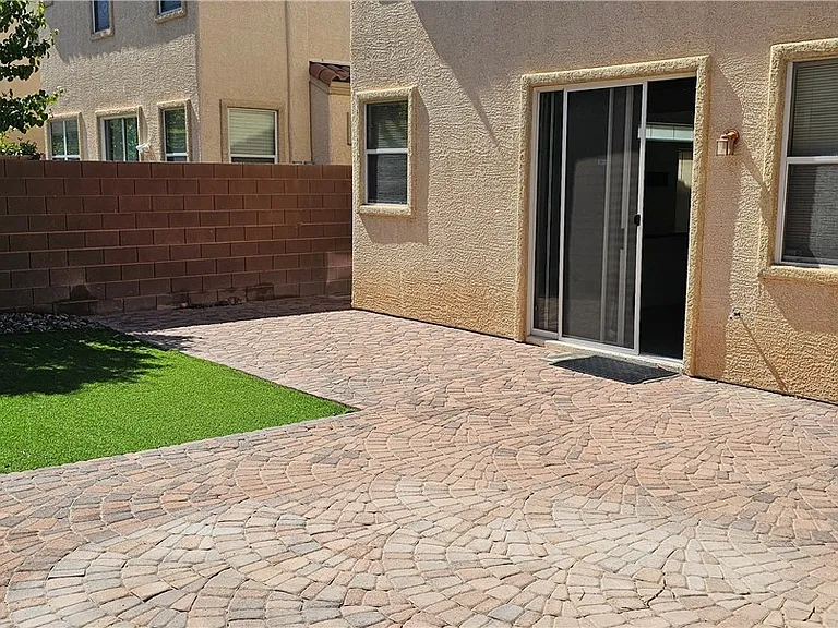 7451 Benlomond Ave — Photo 30