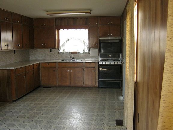 2nd image of 5226 Cherokee Hills Trl