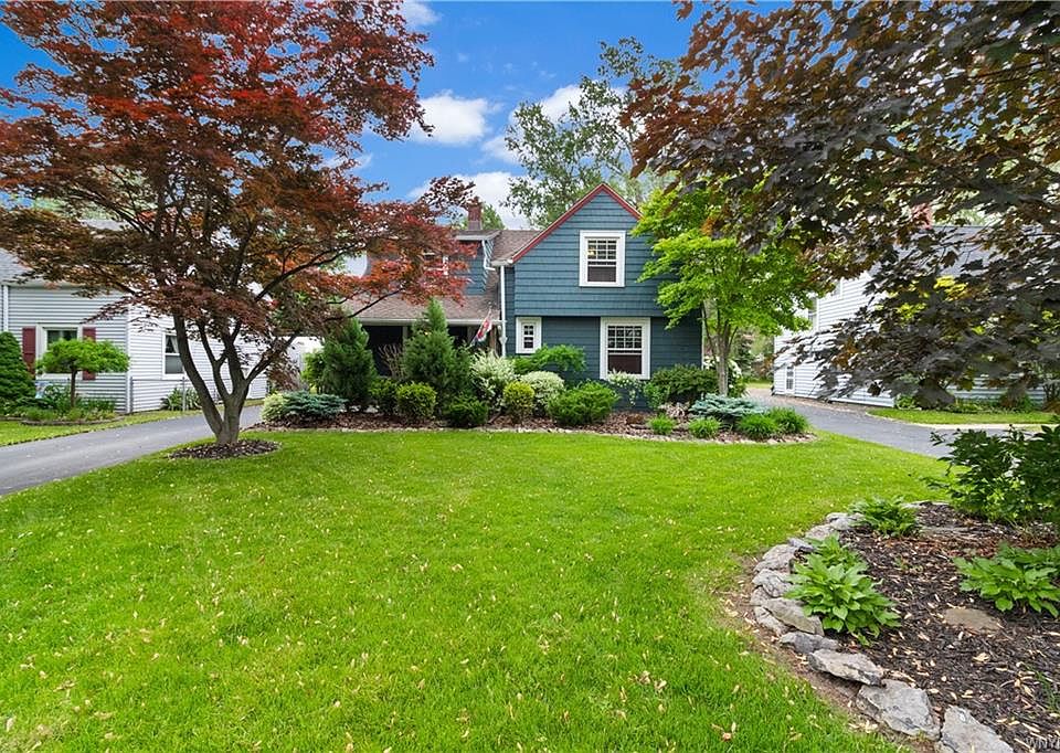 1st image of 320 Huxley Dr