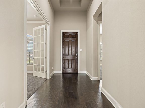 4th image of 6901 Leonardo Dr