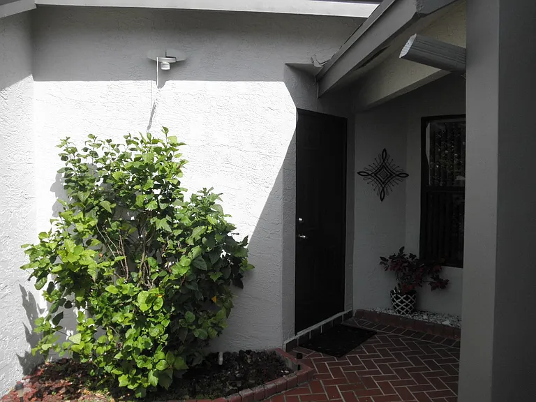 1004 Landings Blvd — Photo 6