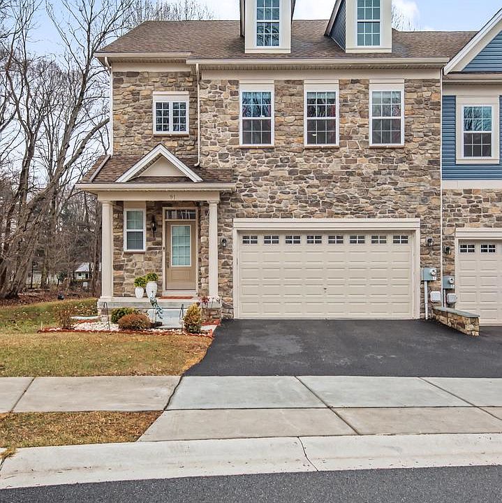1st image of 91 Westhampton Dr