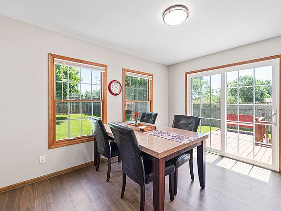 5th image of 2722 Somerset Dr