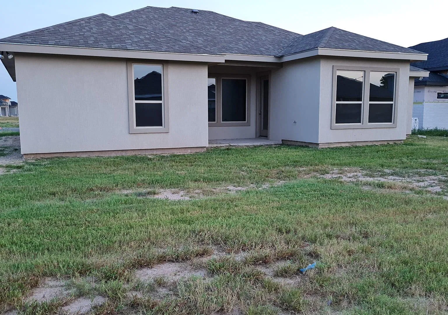 1913 Ridgeway Cir — Photo 2